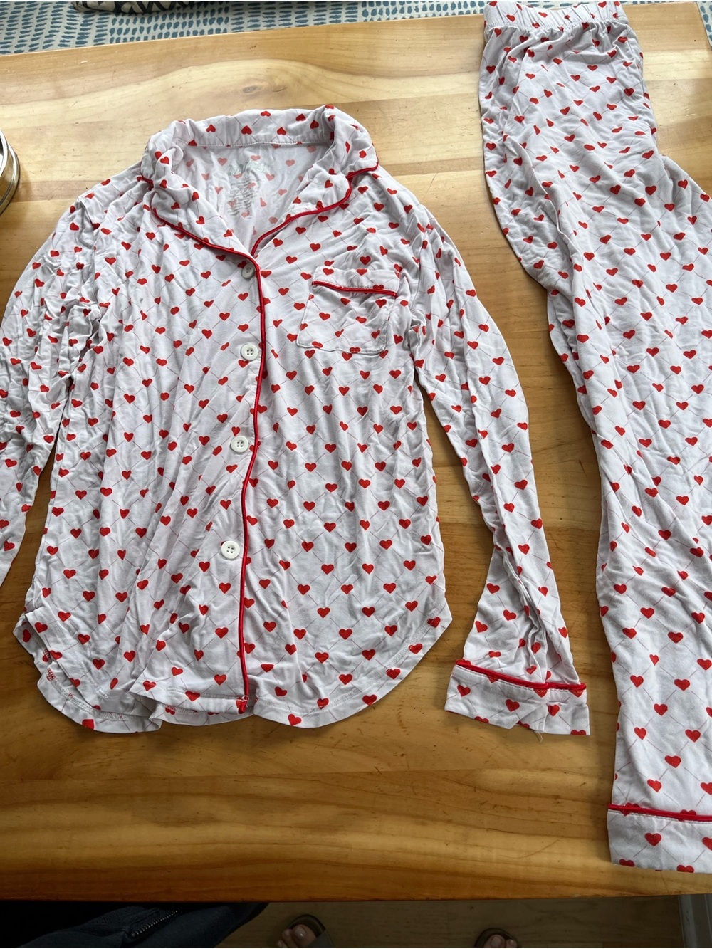 Katie J NYCKids White Pajama Set with Red Heart Print
